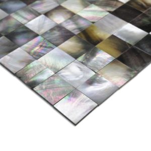 Pearl Seamless Black Lip Squares