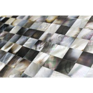 Pearl Seamless Black Lip Squares